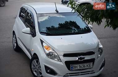 Хэтчбек Chevrolet Spark 2012 в Татарбунарах