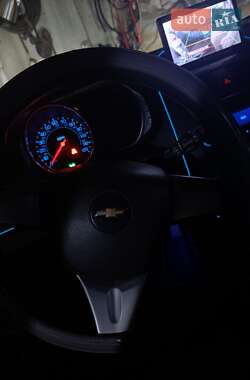 Хэтчбек Chevrolet Spark 2012 в 