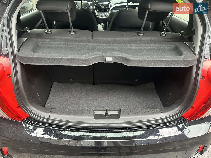 Хетчбек Chevrolet Spark 2019 в Львові