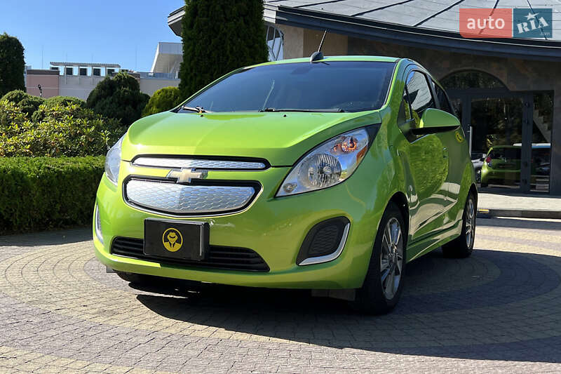 Хэтчбек Chevrolet Spark 2015 в Львове