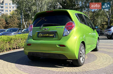 Хэтчбек Chevrolet Spark 2015 в 