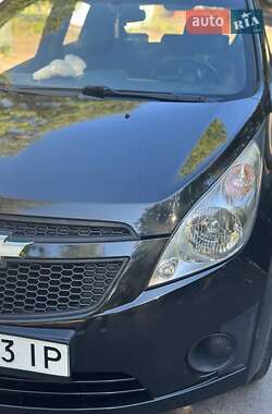 Хэтчбек Chevrolet Spark 2011 в 