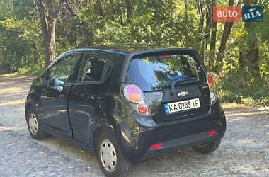 Хэтчбек Chevrolet Spark 2011 в 