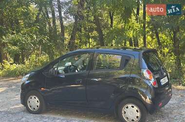 Хэтчбек Chevrolet Spark 2011 в 