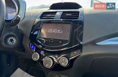 Хетчбек Chevrolet Spark 2014 в 