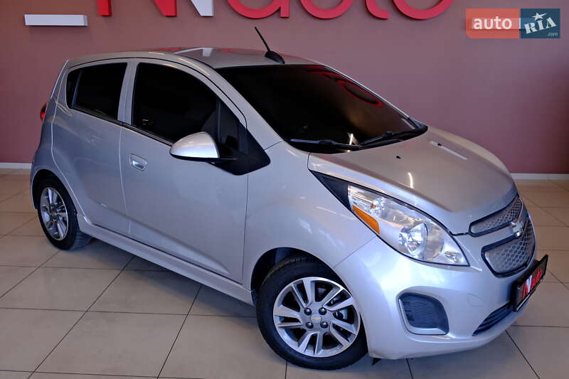 Хэтчбек Chevrolet Spark 2015 в Одессе