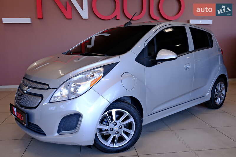 Хэтчбек Chevrolet Spark 2015 в Одессе