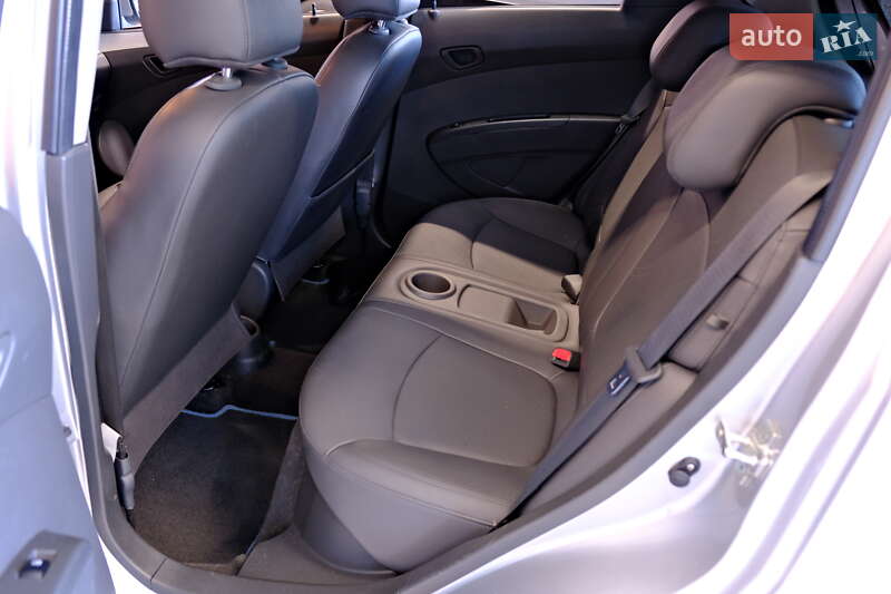 Хэтчбек Chevrolet Spark 2015 в Одессе