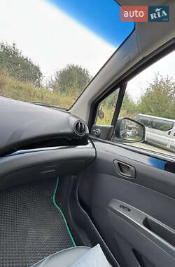 Хетчбек Chevrolet Spark 2011 в 
