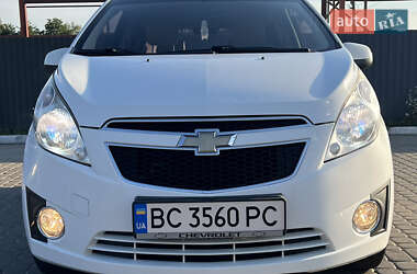 Хетчбек Chevrolet Spark 2011 в Великих Мостах