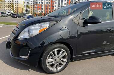 Хэтчбек Chevrolet Spark 2015 в 