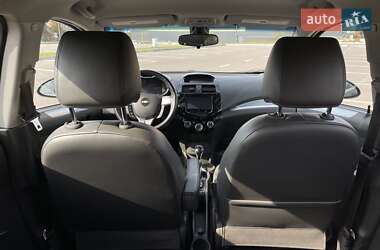 Хэтчбек Chevrolet Spark 2015 в 
