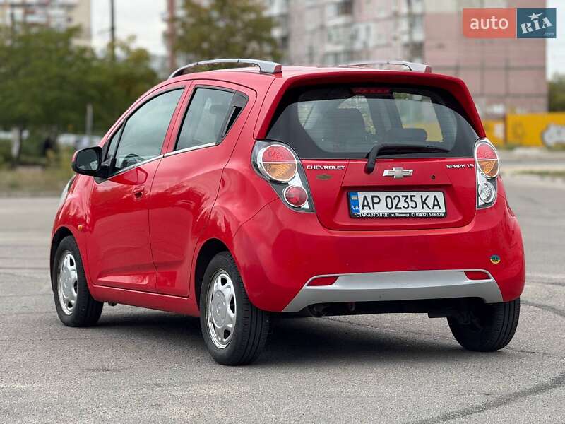 Хетчбек Chevrolet Spark 2010 в Запоріжжі