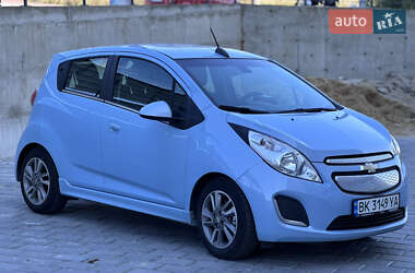 Хетчбек Chevrolet Spark 2014 в Рівному