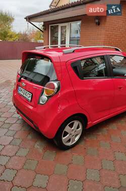 Хэтчбек Chevrolet Spark 2010 в 