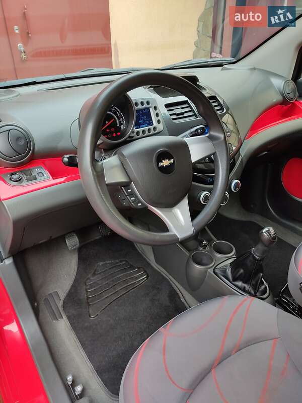 Хетчбек Chevrolet Spark 2010 в Житомирі