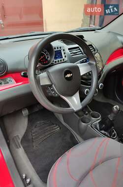 Хэтчбек Chevrolet Spark 2010 в 