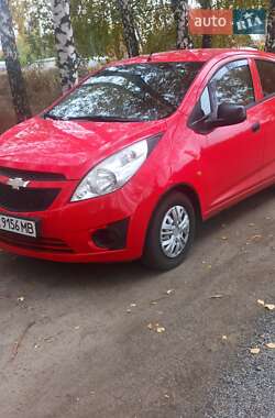Хетчбек Chevrolet Spark 2010 в Краснограді