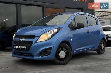 Хетчбек Chevrolet Spark 2013 в Рівному