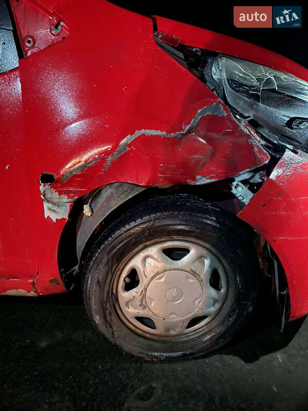 Хэтчбек Chevrolet Spark 2012 в Каменке-Бугской