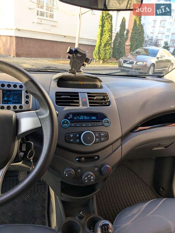 Хэтчбек Chevrolet Spark 2010 в Ивано-Франковске