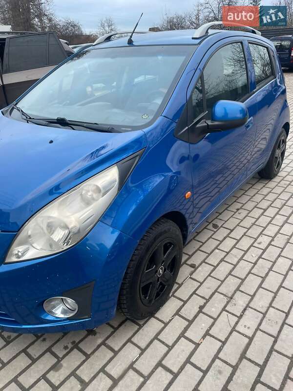 Хэтчбек Chevrolet Spark 2010 в Ивано-Франковске