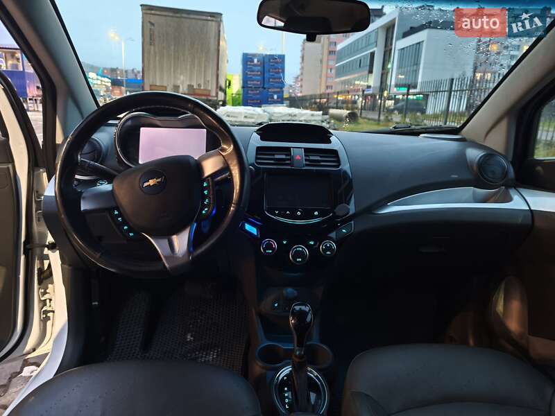 Хетчбек Chevrolet Spark 2016 в Івано-Франківську