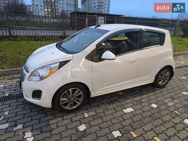 Хетчбек Chevrolet Spark 2016 в Івано-Франківську