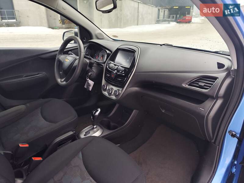 Хэтчбек Chevrolet Spark 2016 в Киеве