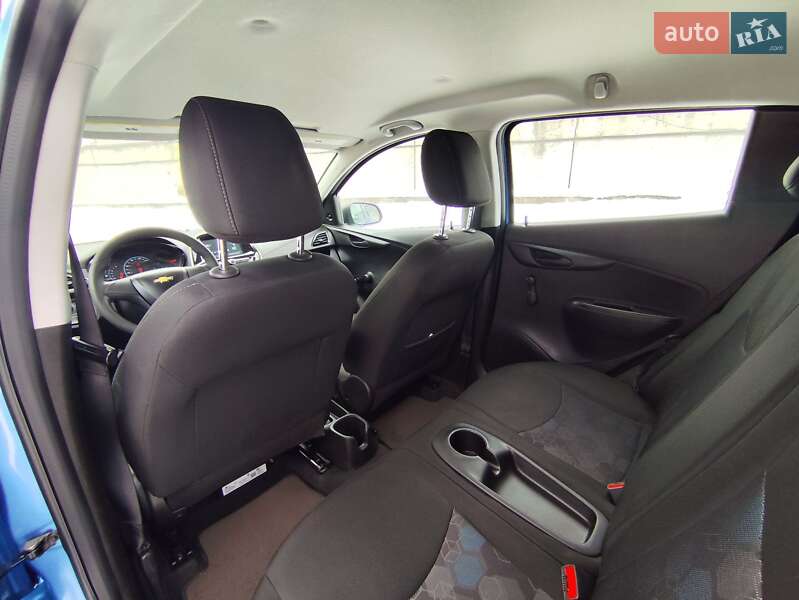 Хэтчбек Chevrolet Spark 2016 в Киеве