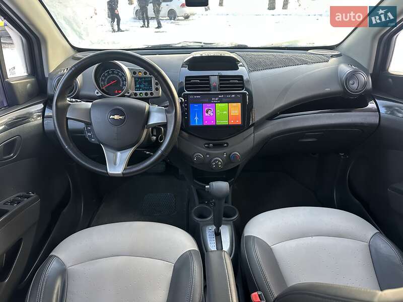 Хэтчбек Chevrolet Spark 2012 в Нетешине
