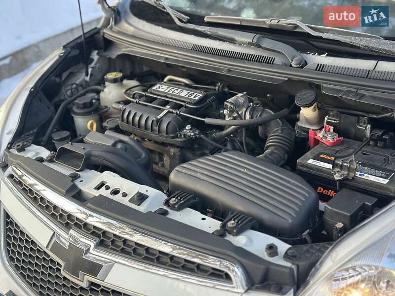 Хэтчбек Chevrolet Spark 2012 в Нетешине