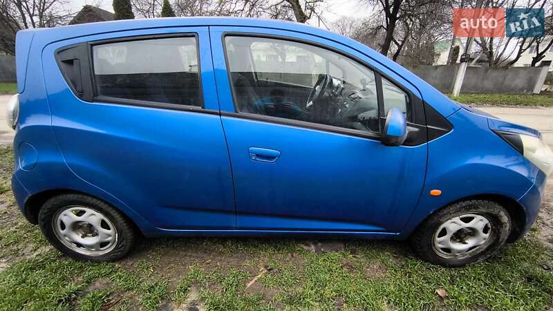 Хэтчбек Chevrolet Spark 2011 в Каменец-Подольском