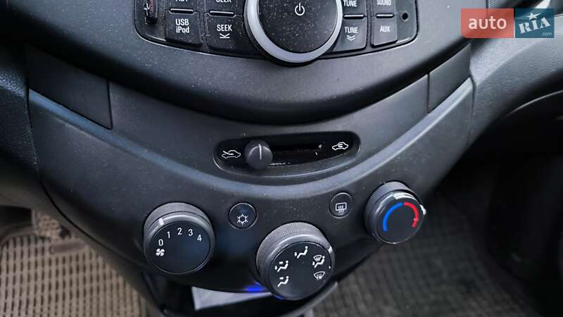 Хэтчбек Chevrolet Spark 2011 в Каменец-Подольском