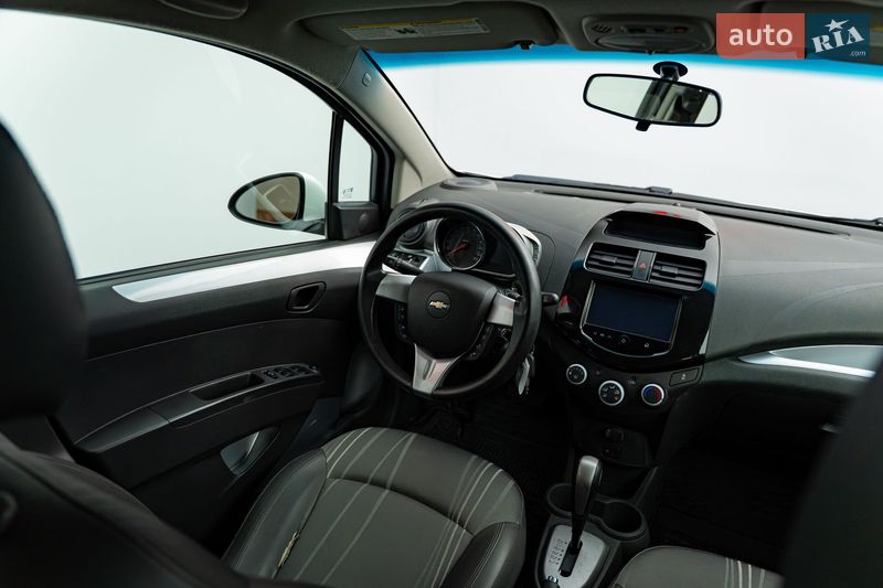 Хэтчбек Chevrolet Spark 2014 в Киеве