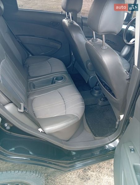 Хэтчбек Chevrolet Spark 2013 в Погребах