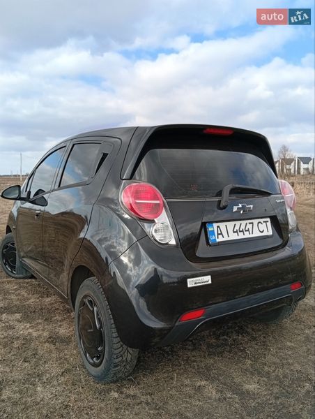 Хэтчбек Chevrolet Spark 2013 в Погребах