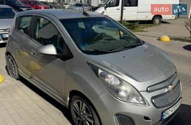 Хетчбек Chevrolet Spark 2016 в Львові