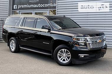 Внедорожник / Кроссовер Chevrolet Suburban 2016 в Киеве