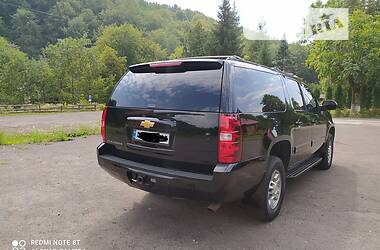 Позашляховик / Кросовер Chevrolet Suburban 2011 в Києві