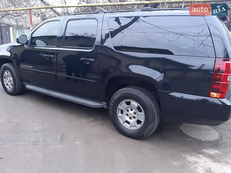 Позашляховик / Кросовер Chevrolet Suburban 2012 в Одесі