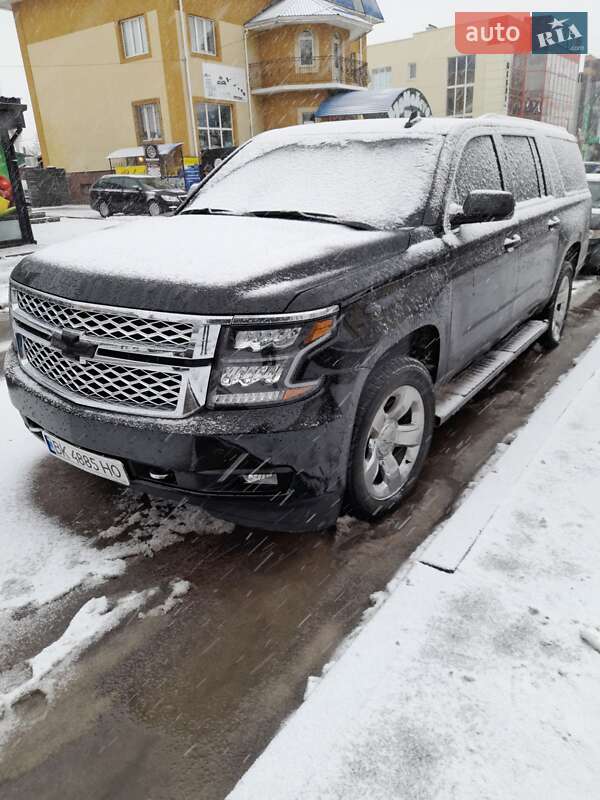 Позашляховик / Кросовер Chevrolet Suburban 2017 в Рівному