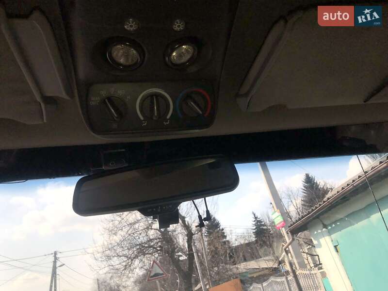 Позашляховик / Кросовер Chevrolet Suburban 1996 в Покровську