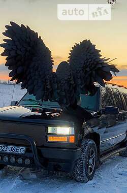 Позашляховик / Кросовер Chevrolet Suburban 1996 в Покровську