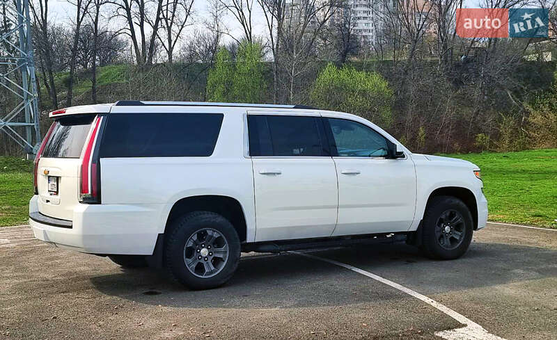 Внедорожник / Кроссовер Chevrolet Suburban 2017 в Киеве фото 5 Внедорожник / Кроссовер Chevrolet Suburban 2017 в Киеве