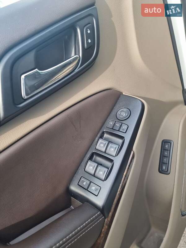 Внедорожник / Кроссовер Chevrolet Suburban 2017 в Киеве фото 37 Внедорожник / Кроссовер Chevrolet Suburban 2017 в Киеве