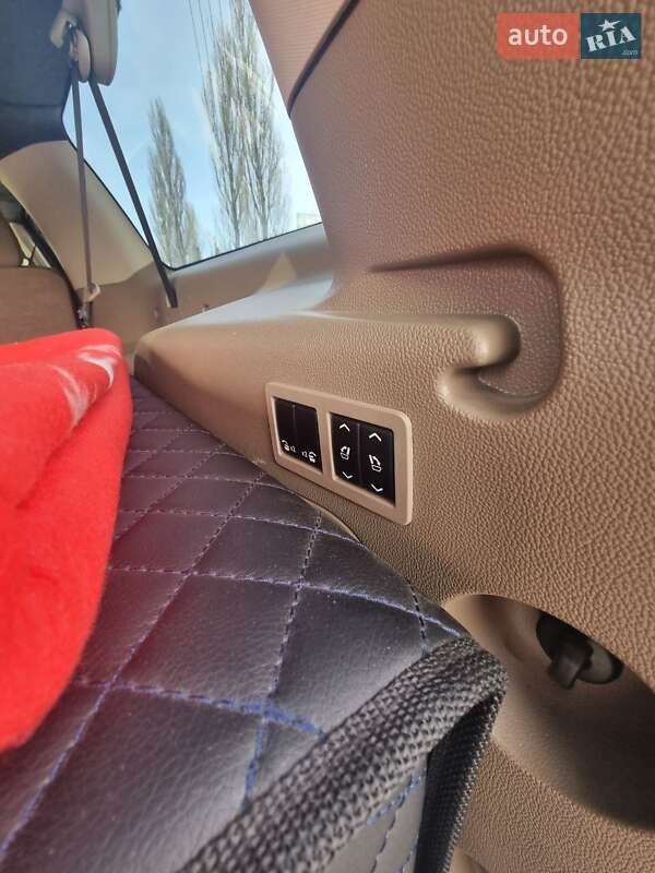 Внедорожник / Кроссовер Chevrolet Suburban 2017 в Киеве фото 43 Внедорожник / Кроссовер Chevrolet Suburban 2017 в Киеве