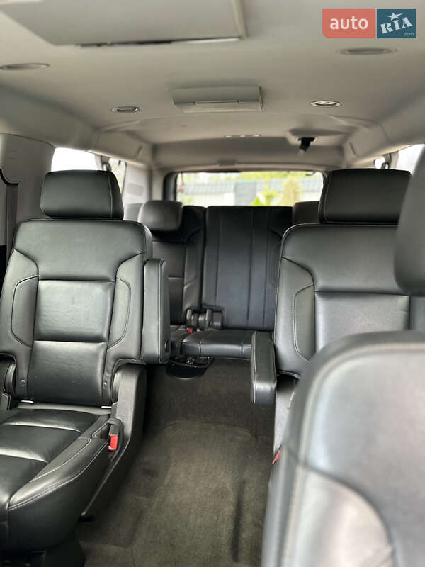 Внедорожник / Кроссовер Chevrolet Suburban 2015 в Калуше