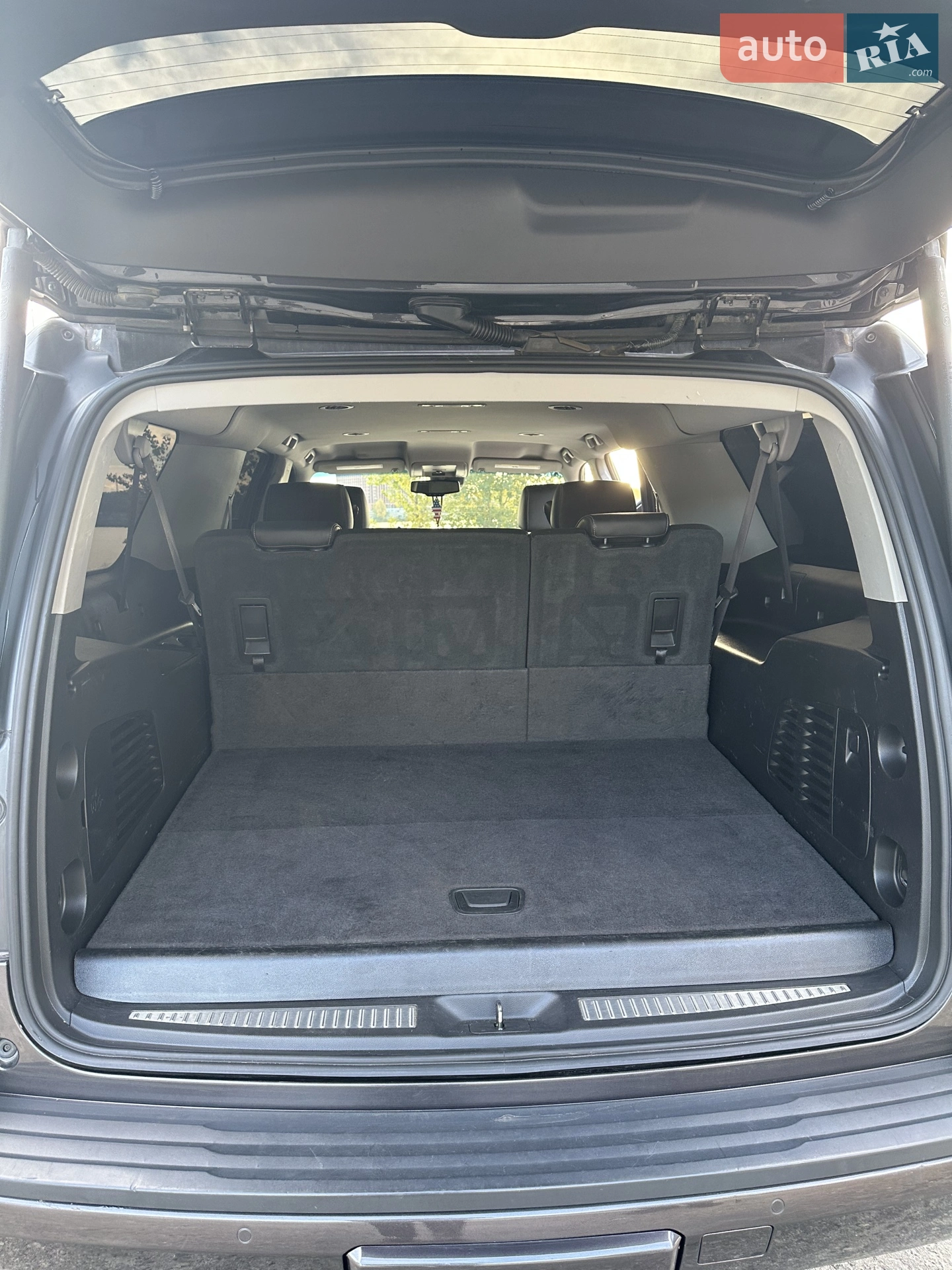 2017 Chevrolet Suburban - мініатюра 10