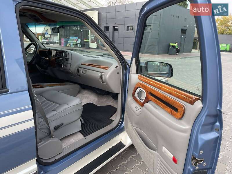 Позашляховик / Кросовер Chevrolet Suburban 1994 в Одесі